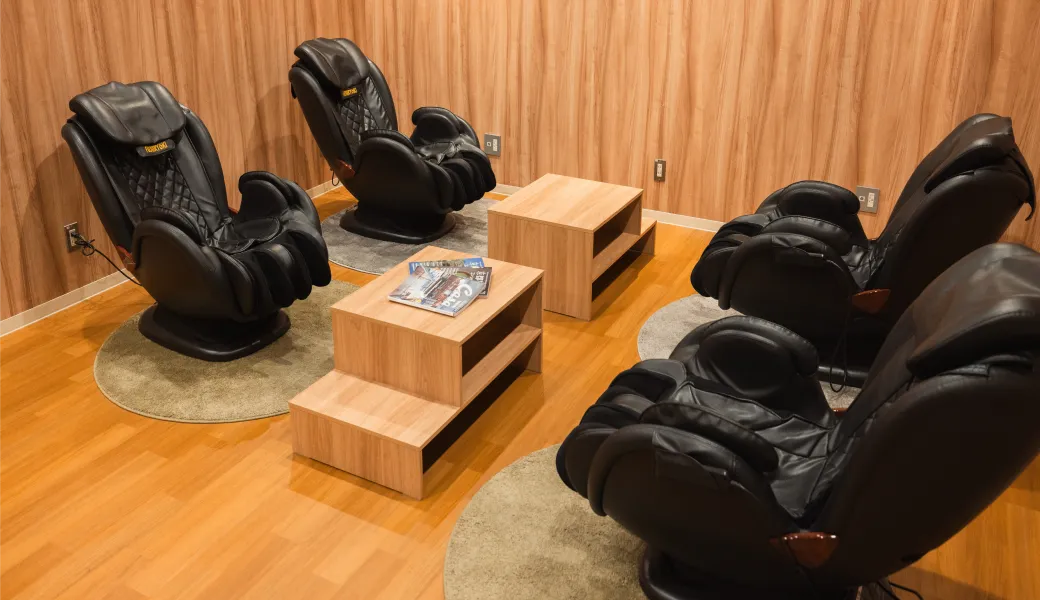 Massage Chair Laundry side
