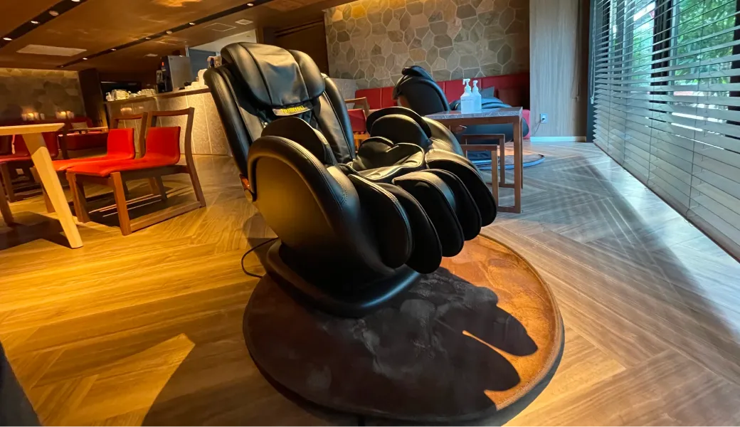Massage Chair Lounge side