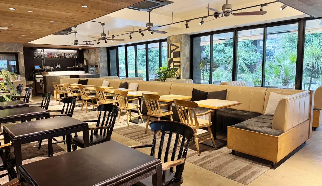 Restaurant & Bar