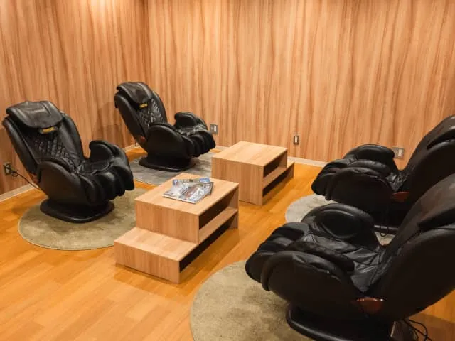 Massage chair Laundry side