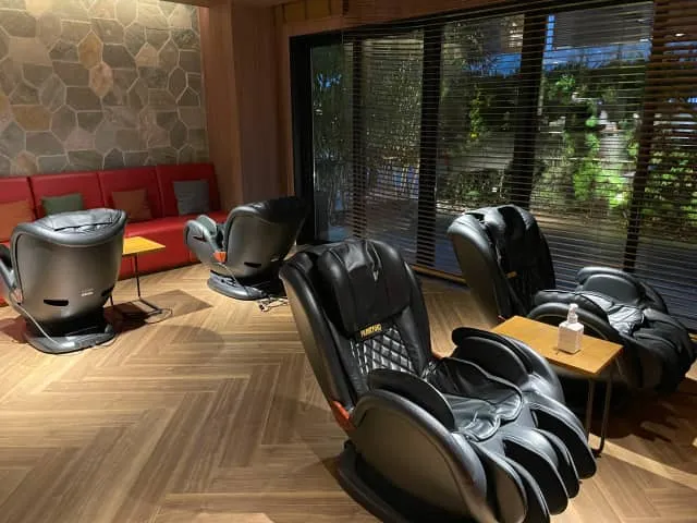 Massage chair Lounge side